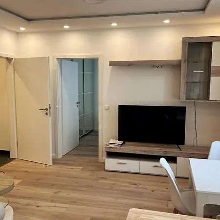 Lovely Flat Relax Near Center شقة *