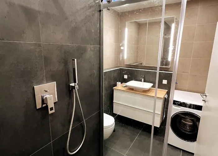 Lovely Flat Relax Near Center شقة *